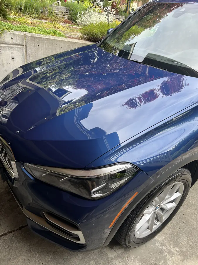 Deep gloss on a BMW X5 hood